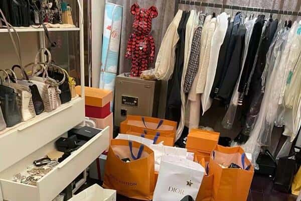 唐山市滦州回收一线品牌衣服.jpg